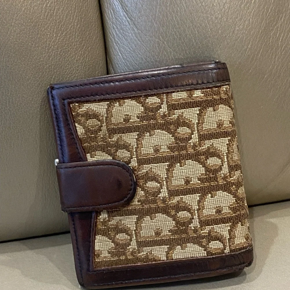 𝅺authentic Vintage Christian Dior wallet